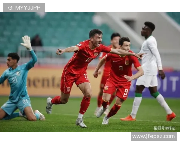 中国足球球星老婆们的时尚魅力与家庭生活背后的故事揭秘